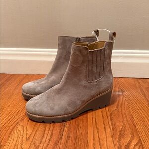 Vionic Women’s Aria Ankle Booties